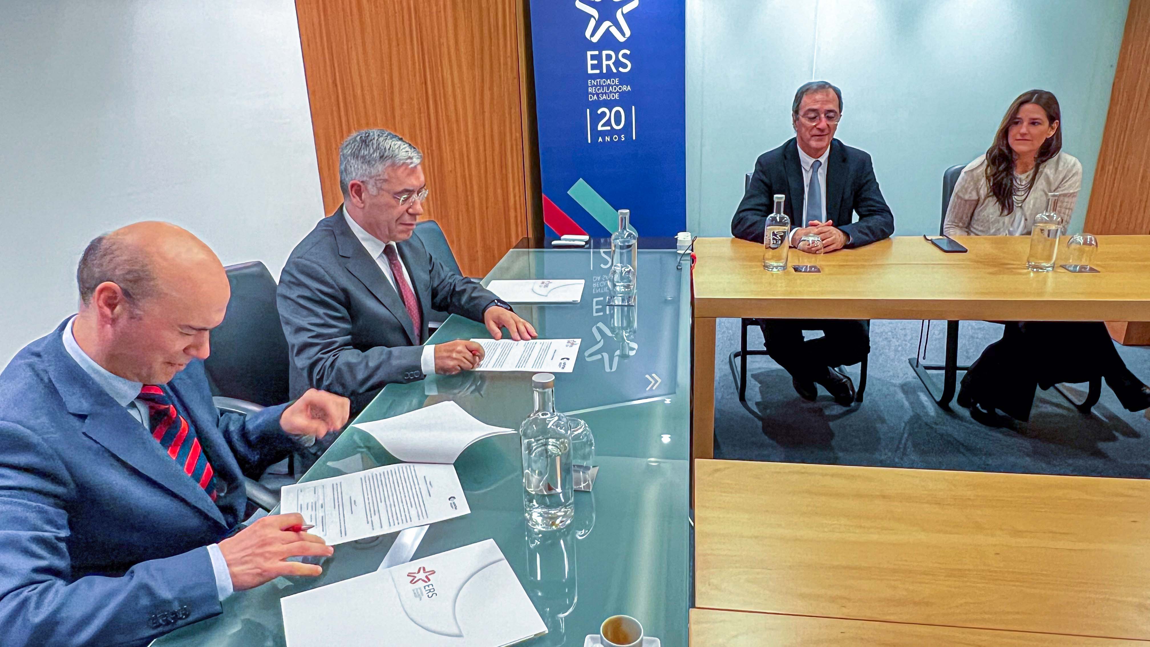 ERS e APFISMED assinam protocolo para criar bolsa de peritos técnicos