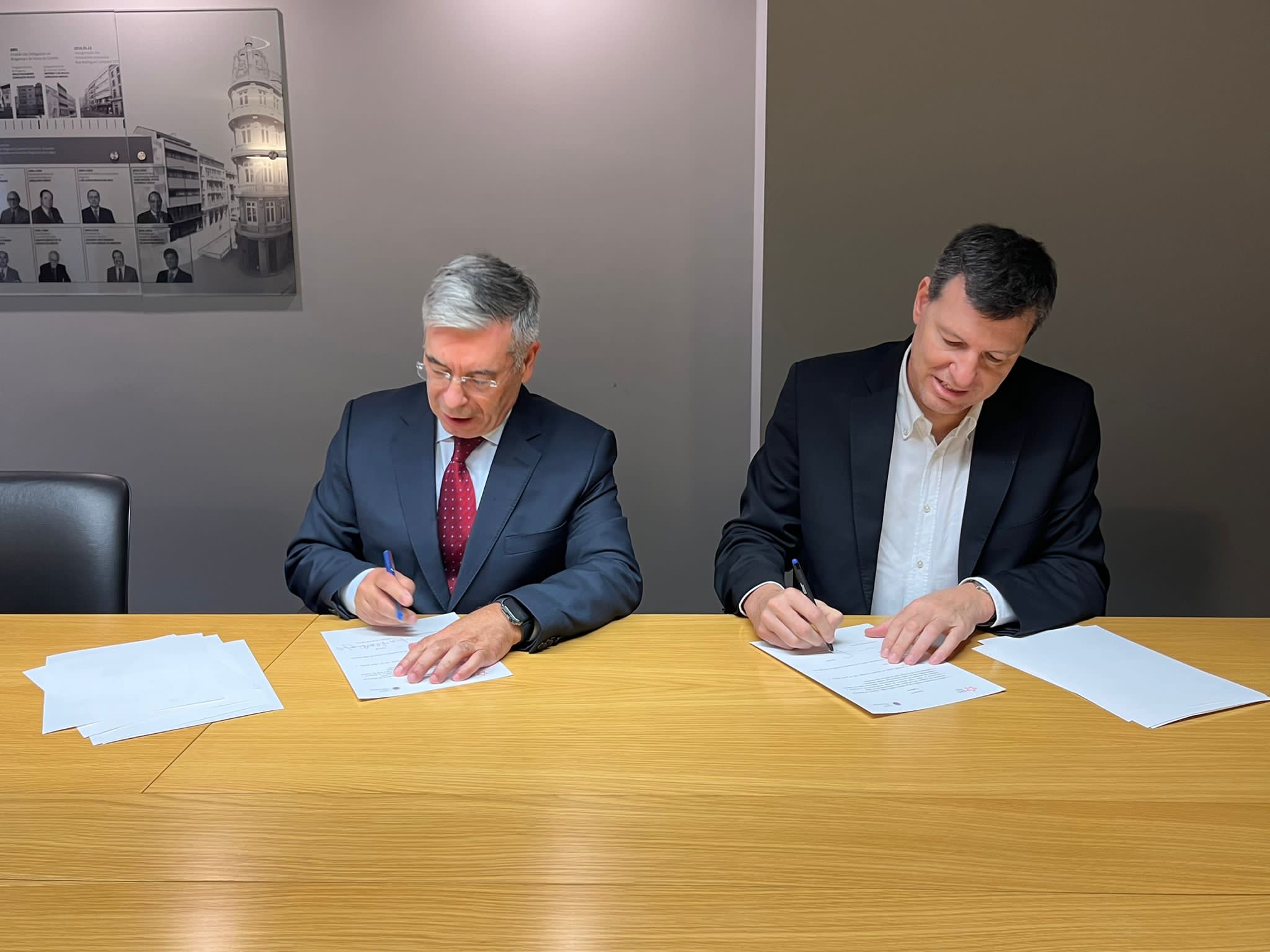 Assinatura de Protocolo com a Ordem dos Engenheiros