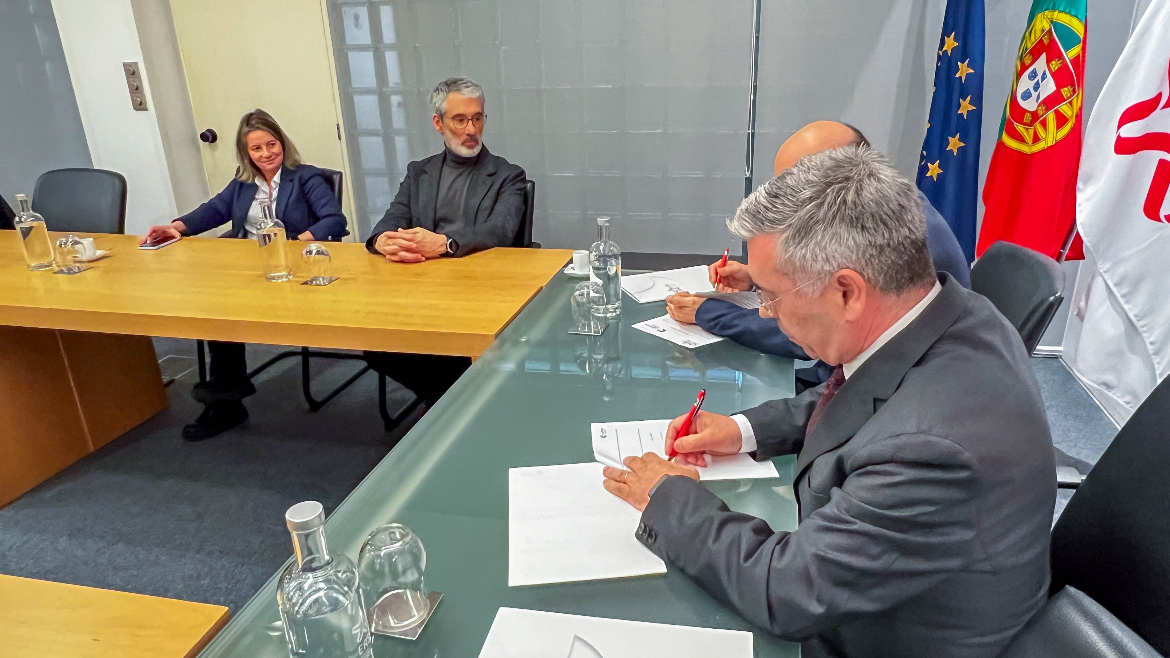 ERS e APFISMED assinam protocolo para criar bolsa de peritos técnicos